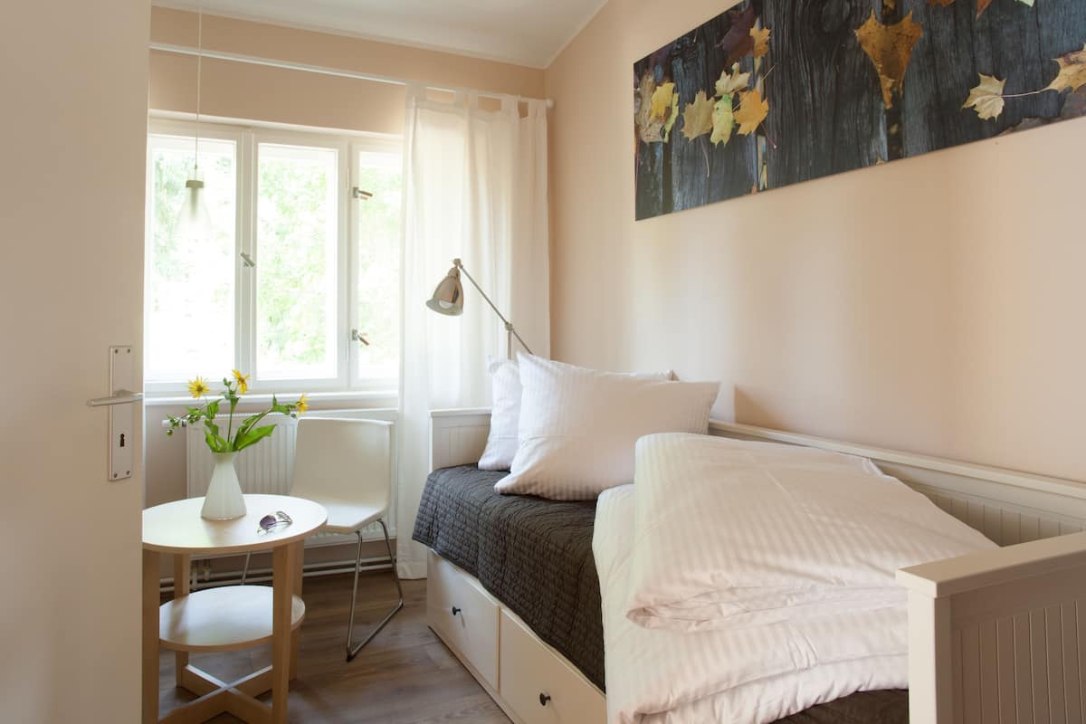 Traditional Bungalow, 2 Bedrooms, Terrace, Garden View