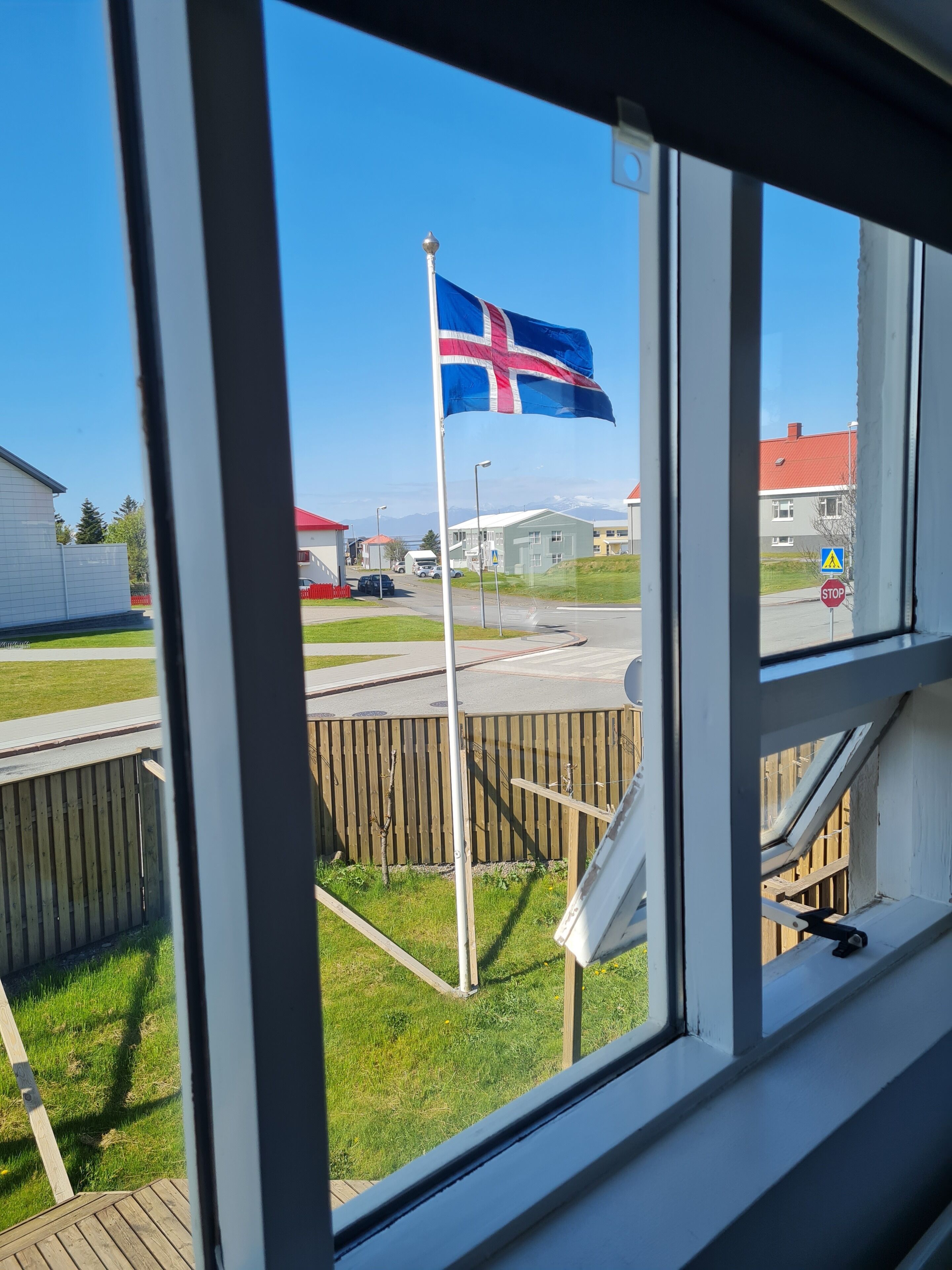 Dobbeltværelse med dobbeltseng eller 2 enkeltsenge - fælles badeværelse - havudsigt | Terrasse/gårdhave