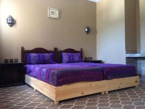 Suite, Multiple Beds (N° 7) | Bed sheets - Gite Café Rueda - Hostel (Al Oued)