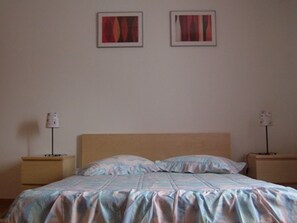 3 間睡房、熨斗/熨衫板、上網、床單