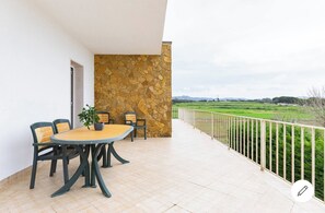 Habitación doble, Terraza, vista a la montaña | Terraza o patio