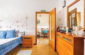 Doppelzimmer, Terrasse, Bergblick | Bettwäsche aus ägyptischer Baumwolle, hochwertige Bettwaren, Minibar