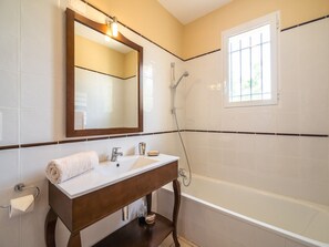 Bathtub