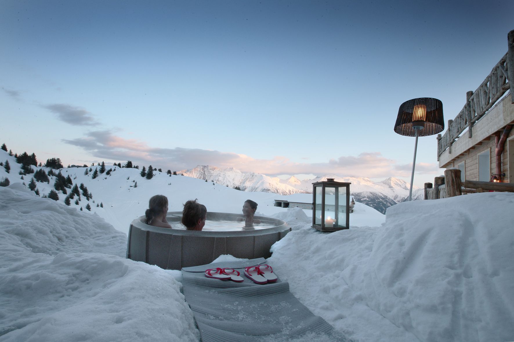 Masajes con piedras calientes, masajes deportivos, masajes