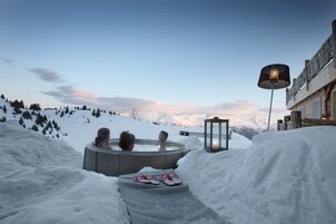 Massaggi con le pietre calde, massaggi sportivi, massaggi