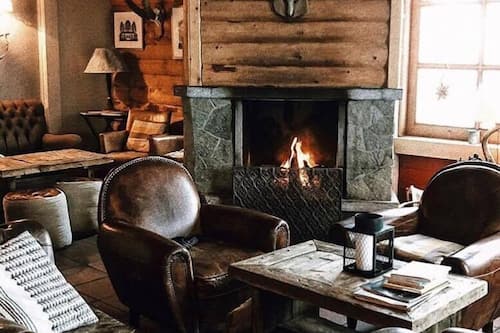 Bar lounge
