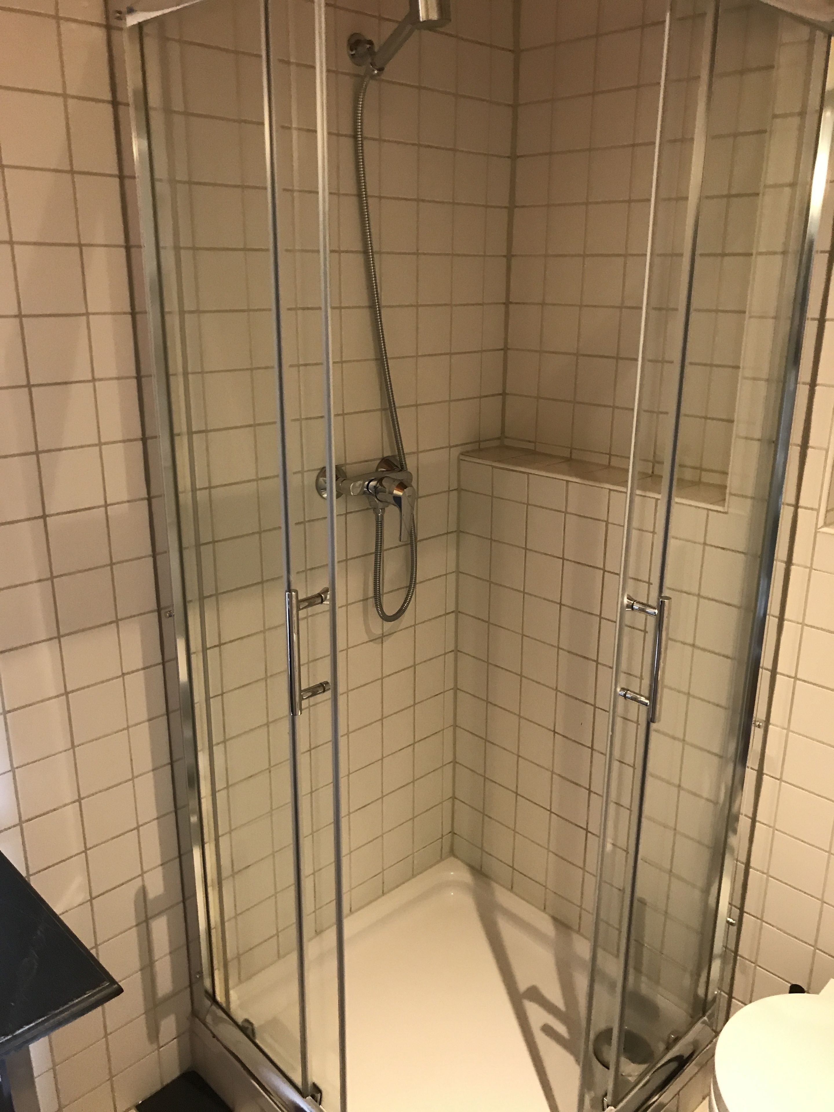 family room (north) | bathroom | free toiletries, towels