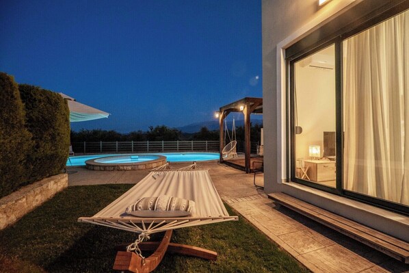 Terrace/patio - Jacuzzi ★ BBQ area ★ Sea View ★ Private Pool (Xirokampi)