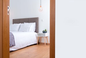 2 bedrooms, desk, soundproofing, iron/ironing board