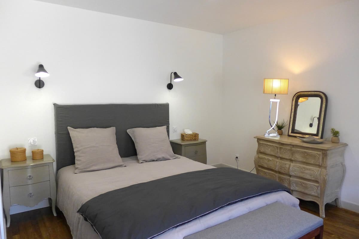 Double Room, Non Smoking (Les Annabelles)