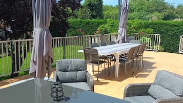 Suite familiale Louise de Lorraine, 2 chambres | 露台/庭院
