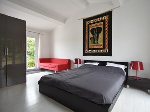 3 bedrooms, iron/ironing board, WiFi