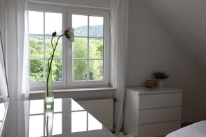 Condo, 1 giường cỡ king | Truy cập Internet không dây miễn phí, bộ trải giường
