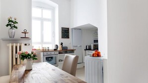 Comfort Condo, 2 Bedrooms | Private kitchen
