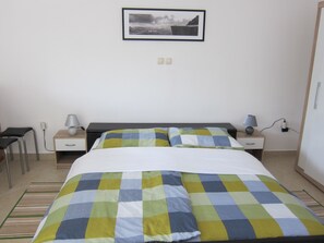 Deluxe Studio king size bed | Gratis wifi, beddengoed, rolstoeltoegankelijk