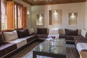 Living area - Villa Riad Les Deux Golfs (Marrakech)