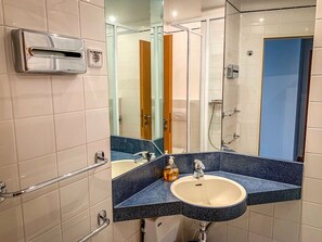 Unclassified image, 5 of 11, button