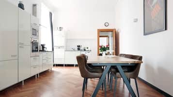 Apartment, 3 Bedrooms | Private kitchen | Full-sized fridge, microwave, oven, stovetop