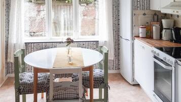 Réfrigérateur, plaque de cuisson, cafetiÚre/bouilloire