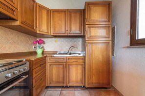 Kühlschrank, Ofen, Herdplatte