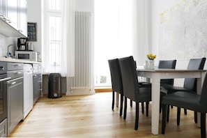 Private kitchen - RockChair Apartment Langenscheidtstraße (Berlin)