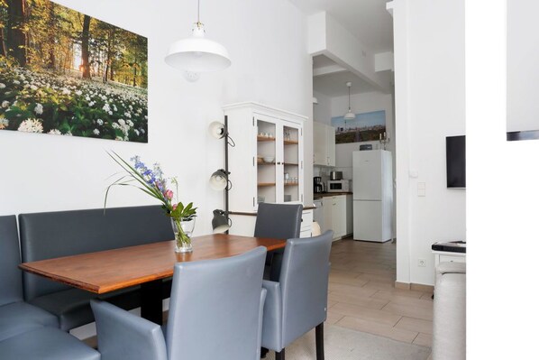 Apartment, 3 Bedrooms | Private kitchen