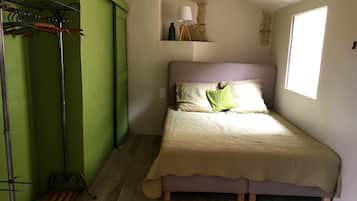 1 bedroom, iron/ironing board, WiFi, bed sheets