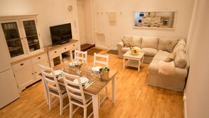 Living area - RockChair Apartments Kamminer Straße (Berlin)