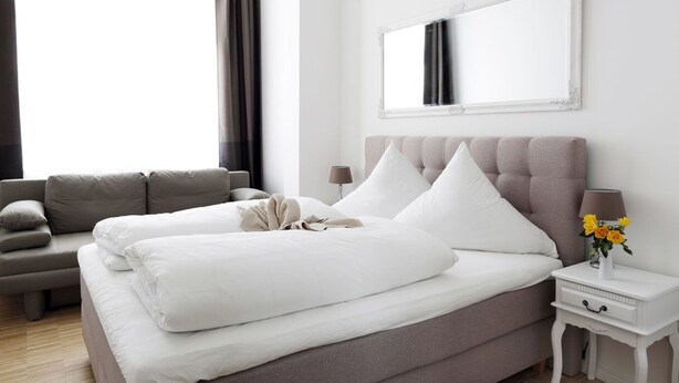 Unclassified image, 1 of 30, button - RockChair Apartments Charlottenburg (Berlin)