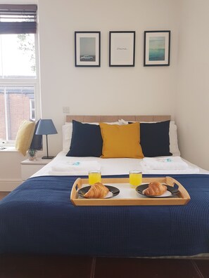 Individually furnished, iron/ironing board, free WiFi, bed sheets