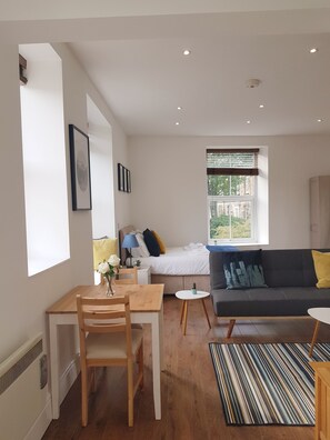 Individually furnished, iron/ironing board, free WiFi, bed sheets - BlueOne Serviced Apartments-Sandon House (Sheffield)