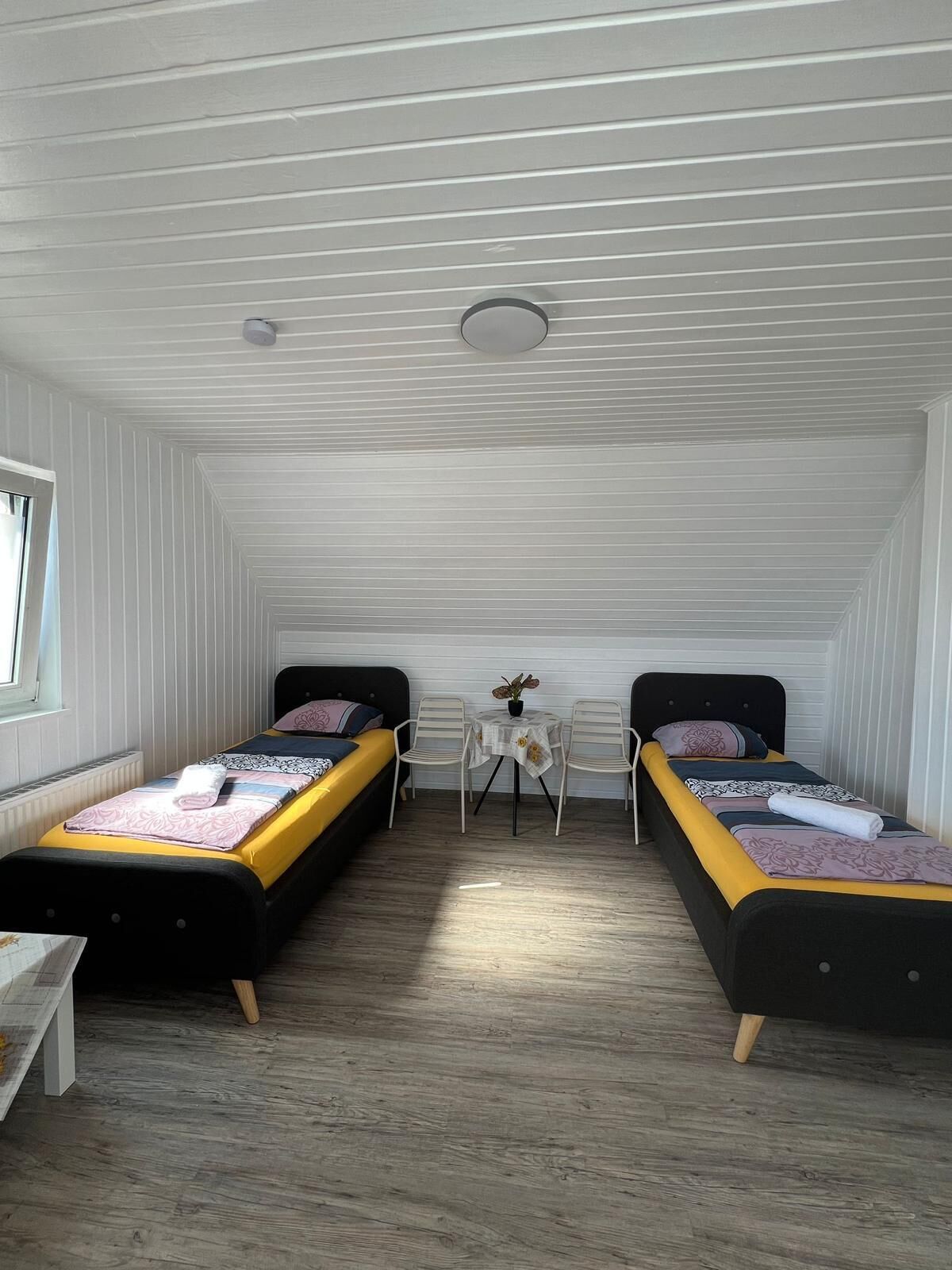Double Room, Shared Bathroom | Desk, free WiFi, bed sheets