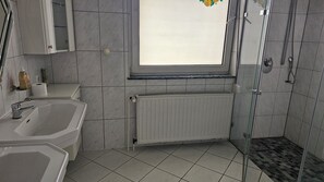 Dusj og håndklær