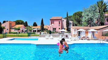 Alberca al aire libre por temporada