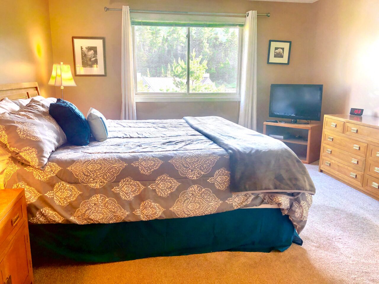 3 bedrooms, WiFi (free), bed sheets