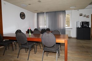Repas dans la chambre