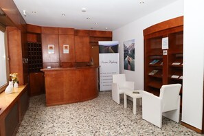 Reception - Pension Highway 3 Sennestadt-Bielefeld (Bielefeld)