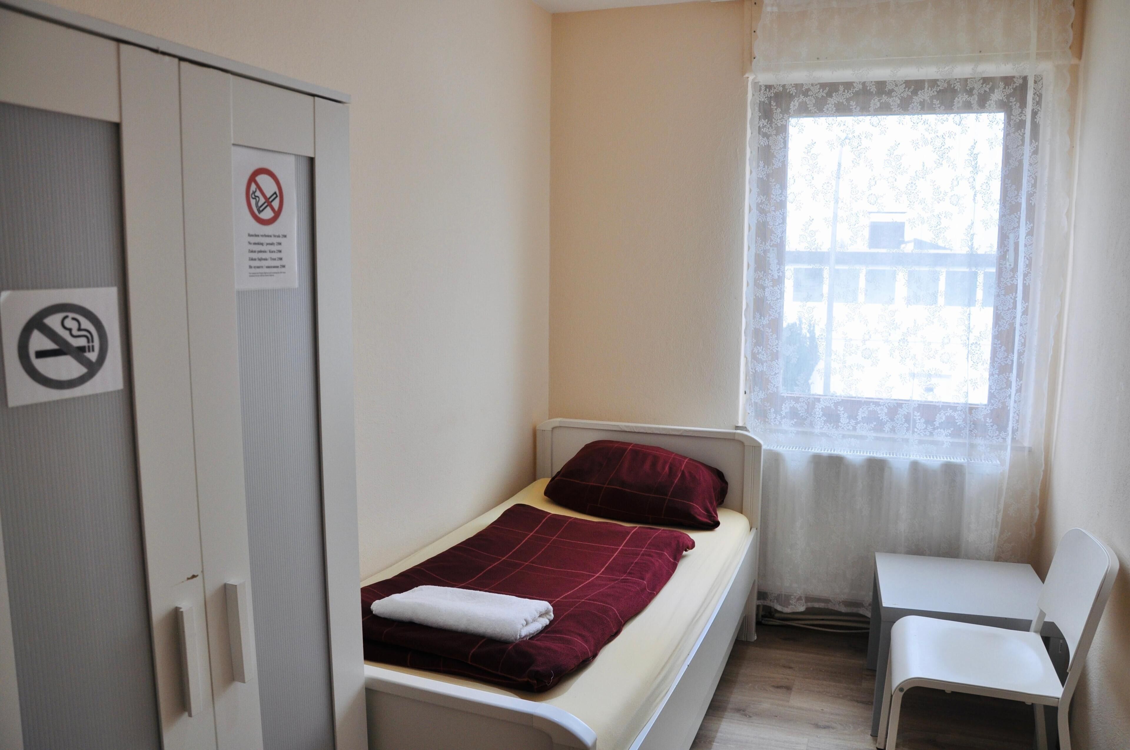 Single Room, Shared Bathroom | Desk, free WiFi, bed sheets