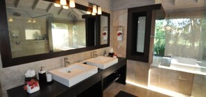 Bathroom - Villa Happy Trees (Holetown)