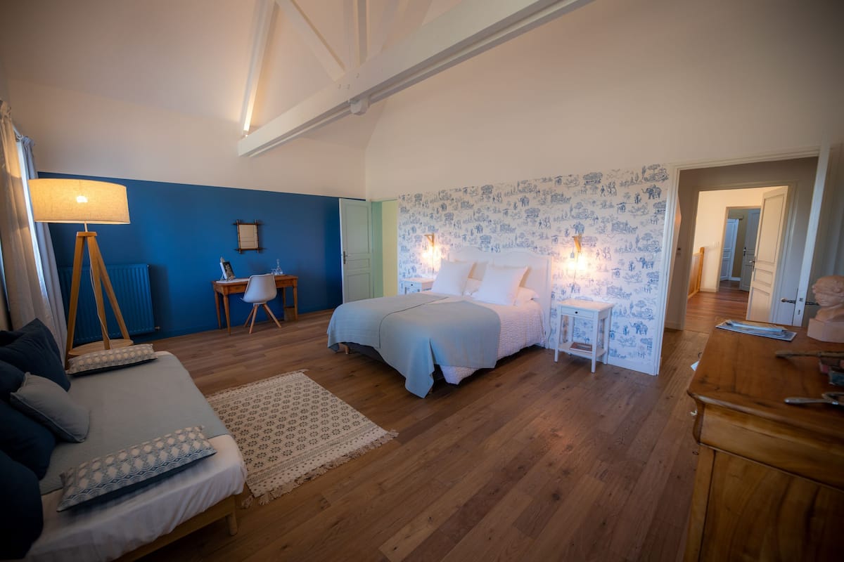 Triple Room, Multiple Beds, Non Smoking | Blackout curtains, soundproofing, rollaway beds, free WiFi
