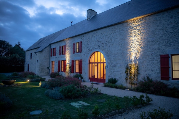 Façade de lâhĂ©bergement - soirĂ©e/nuit