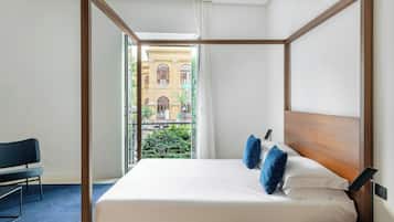 Egyptian cotton sheets, premium bedding, down comforters, pillowtop beds