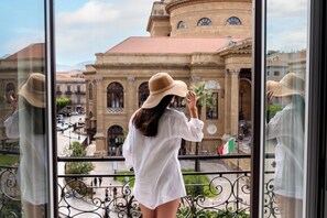 Egyptian cotton sheets, premium bedding, down duvets, pillow-top beds - Palazzo Sovrana (Palermo)