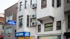 Front of property - Altun Life Hotel (Istanbul)