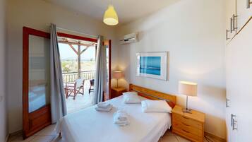 4 bedrooms, desk, iron/ironing board, free WiFi