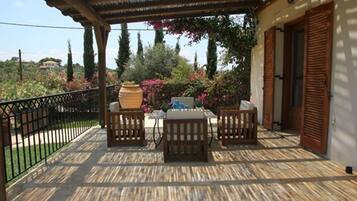 Villa, 4 Bedrooms, Pool Access | Terrace/patio