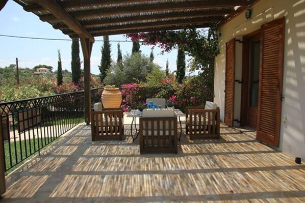 Villa, 4 Bedrooms, Pool Access | Terrace/patio