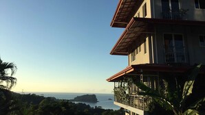 Front of property – evening/night - Villa Manuel Antonio for 8 people (Quepos)
