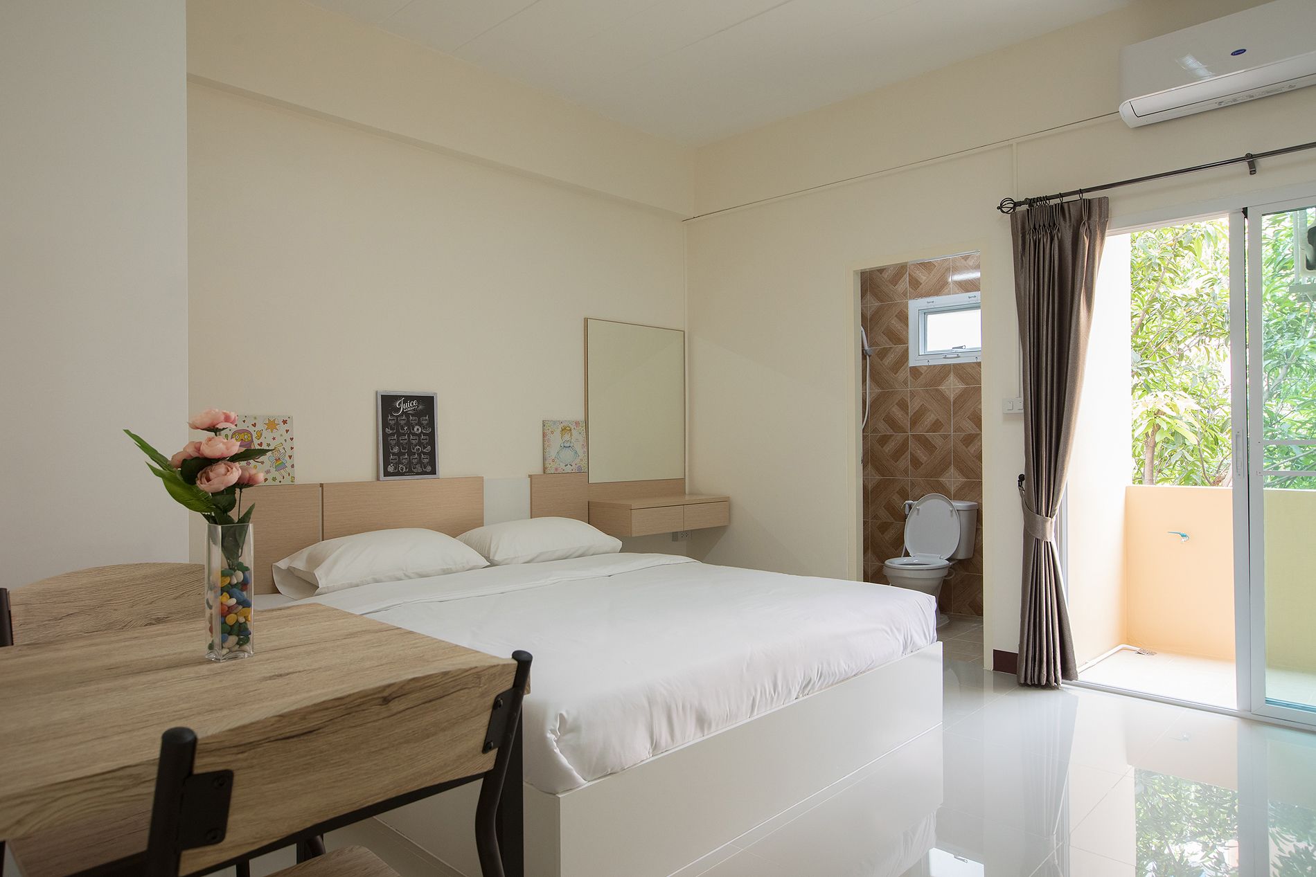 Habitación Deluxe doble | Cortinas opacas y wifi gratis