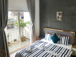 Standard Double Room, Balcony | Desk, free WiFi, bed sheets - Ho Hoang House (Da Lat)